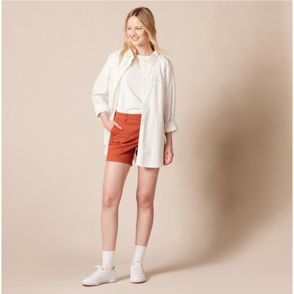 Amazon Essentials Women's Mid-Rise Slim-Fit 5 Inch Inseam Khaki Short - Picture 5 of 5